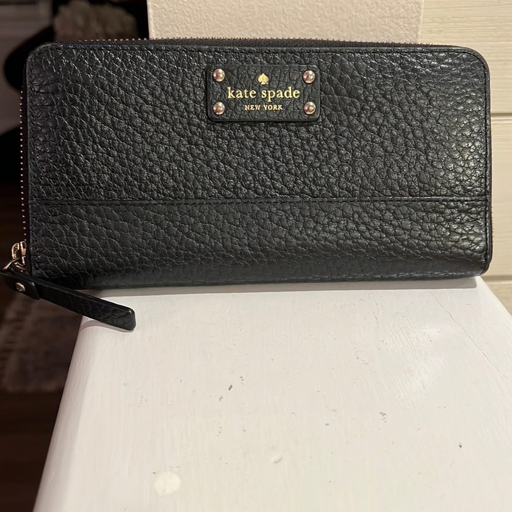 Kate Spade Leather Black Wallet ♠️